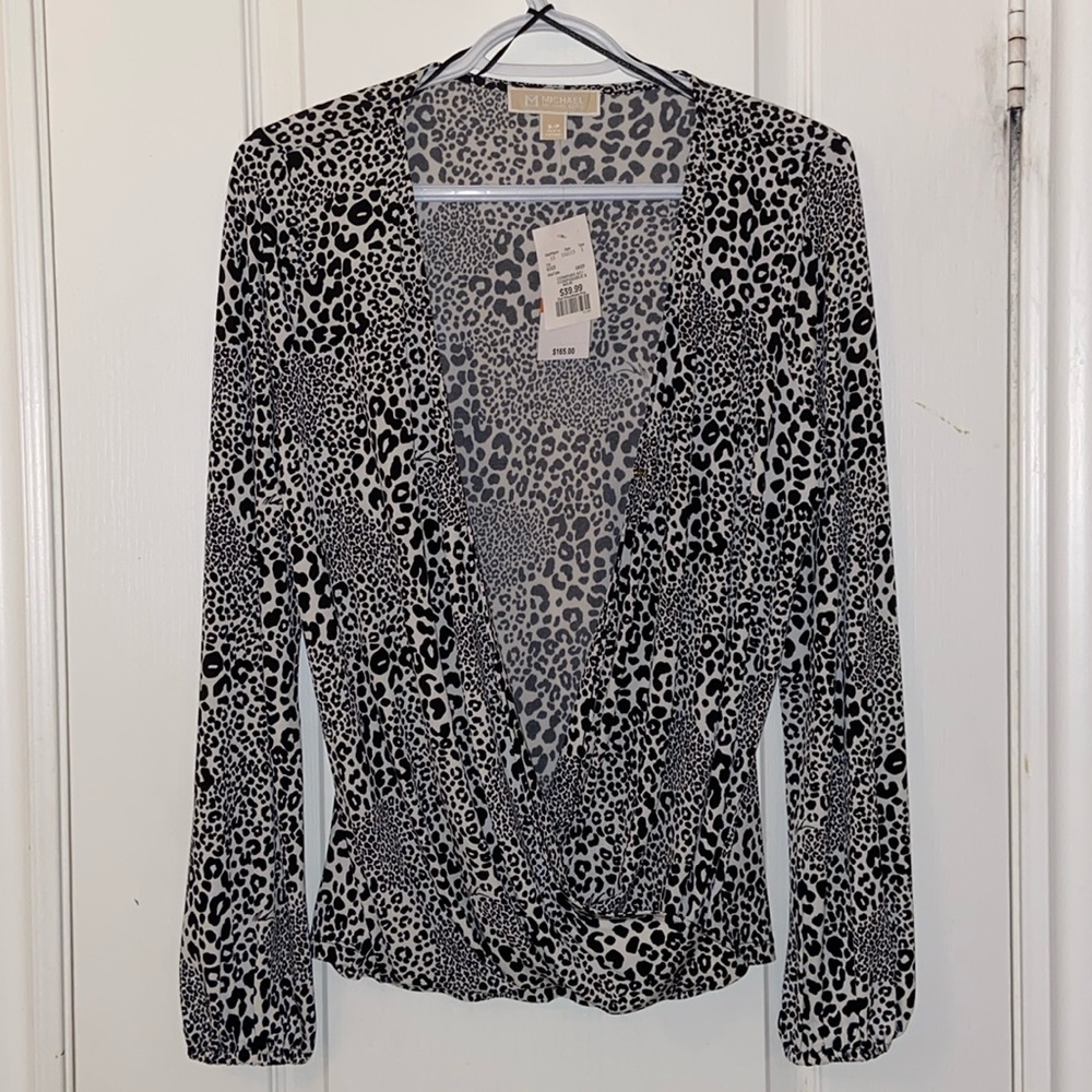 Ladies top tag on